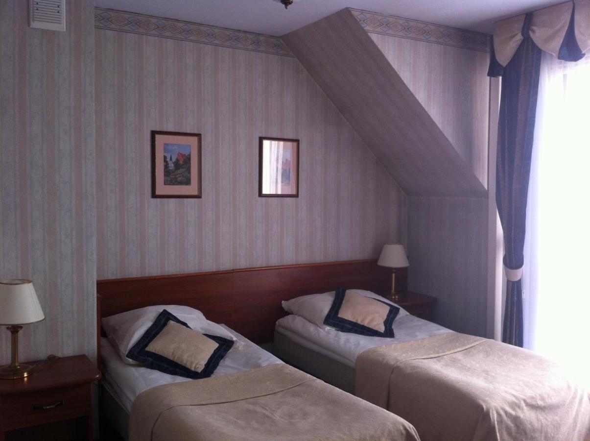 Basztowy 3*